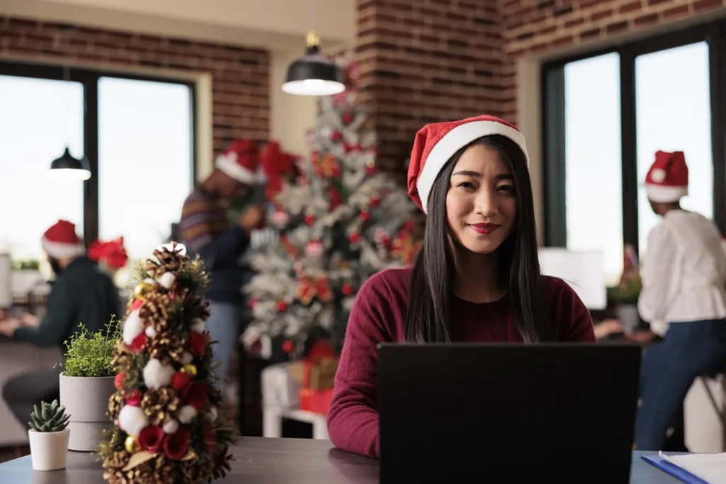 Online Christmas on Virtual Platform